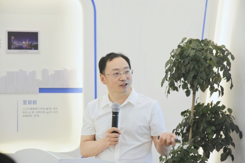 廖博单人演讲.jpg