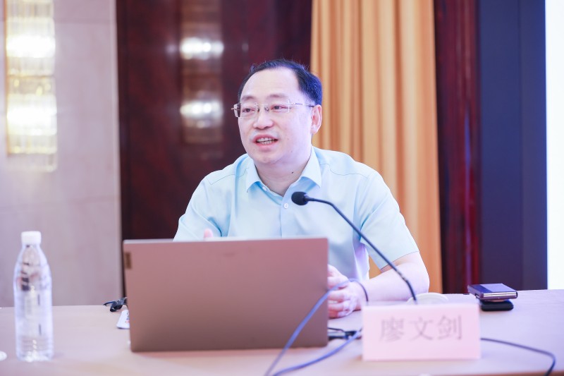 演讲.jpg